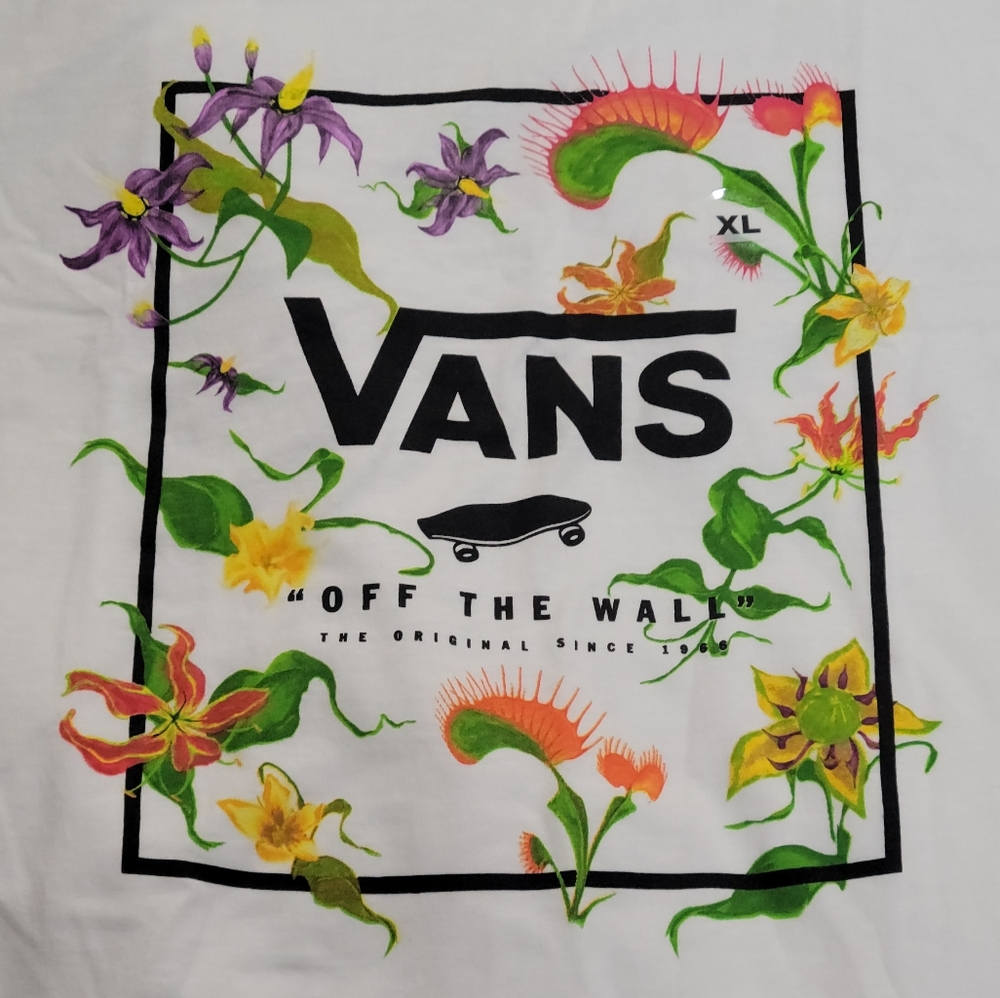 NWT Premium Vans Off The Wall Floral Tee